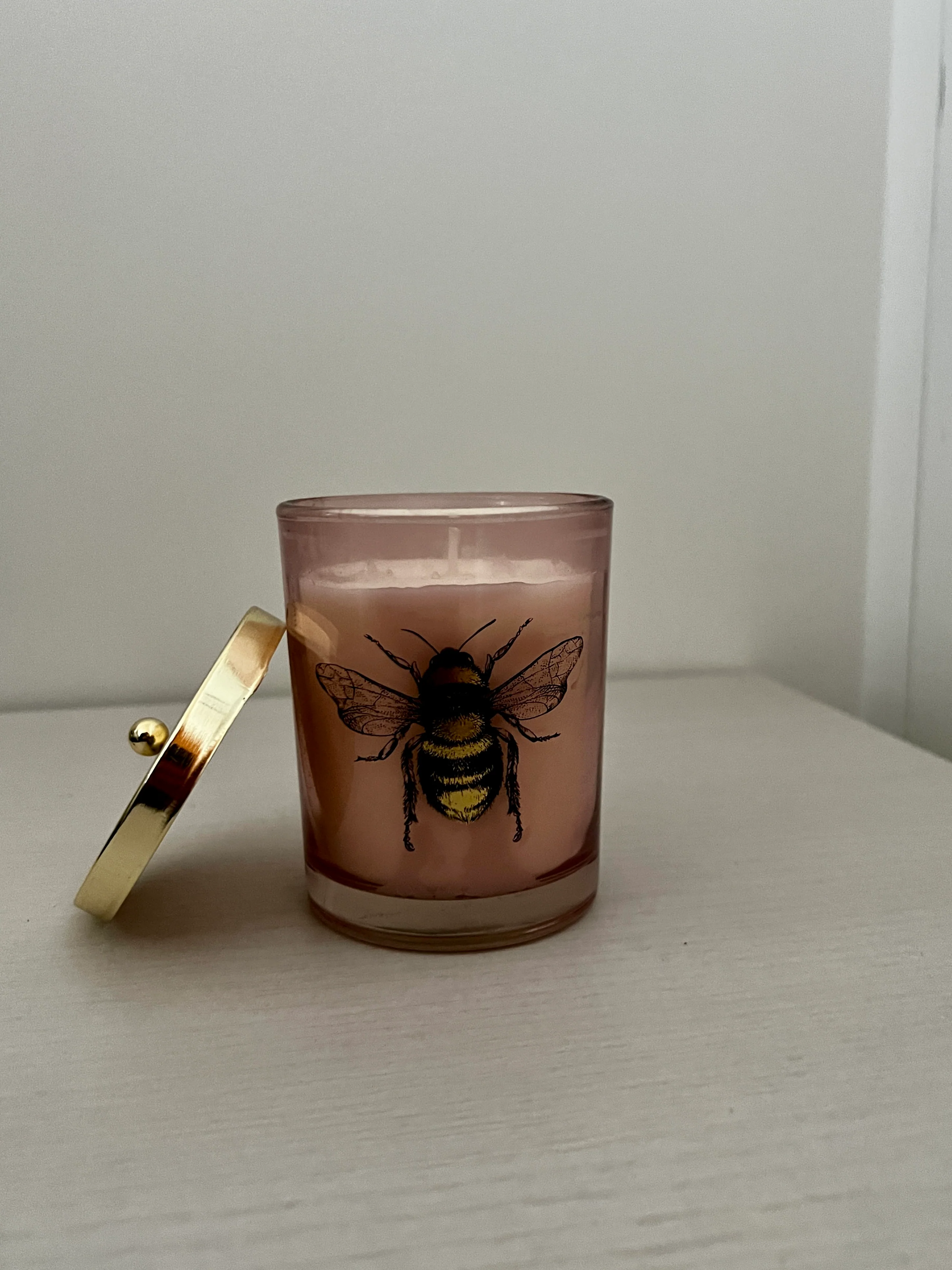 Rose scented Bee Candle - Image 3