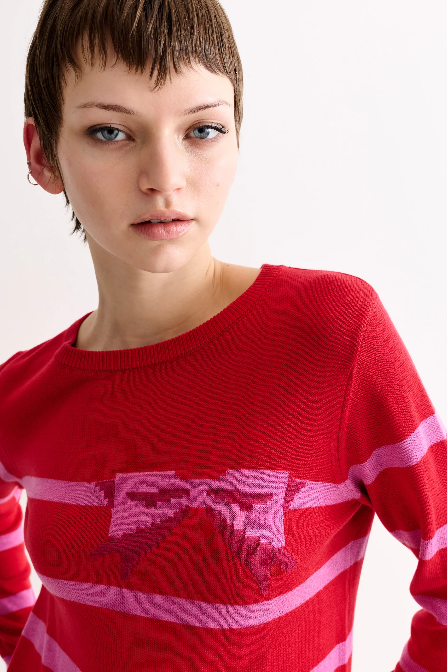 Bly Bow Intarsia Striped Jumper – Red - Image 3