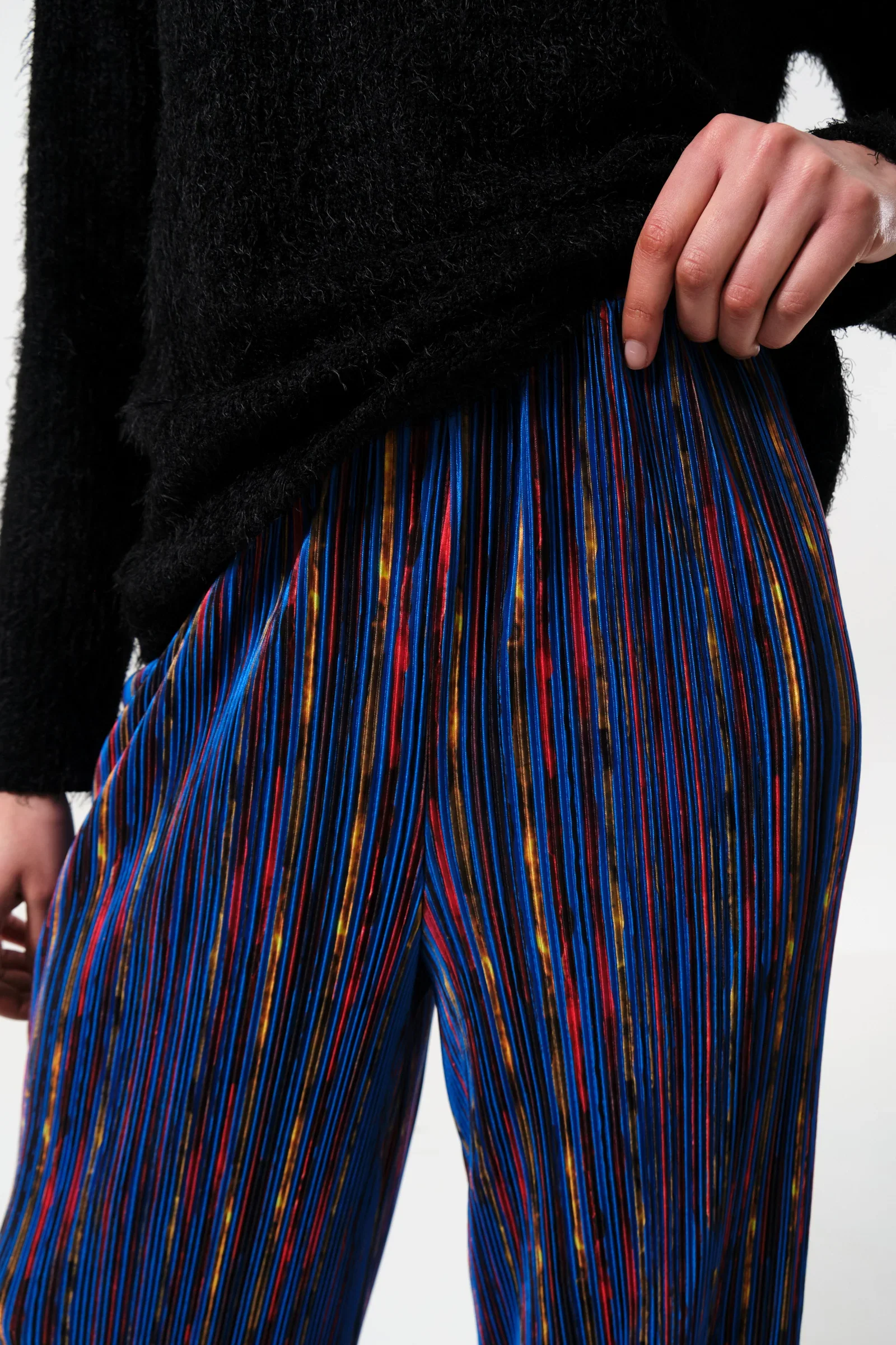 Clothide Abstract Print Pleat Trousers - Image 5