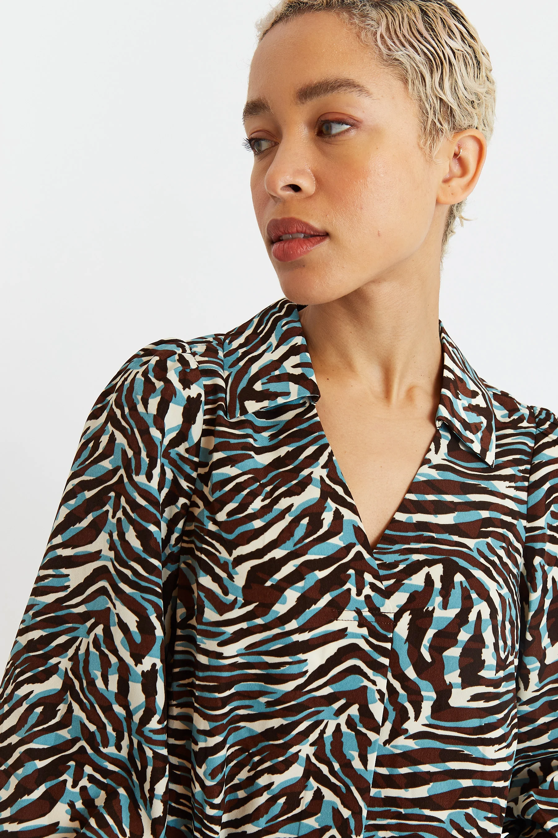 Debbi Roar Print Pop On Shirt - Image 3