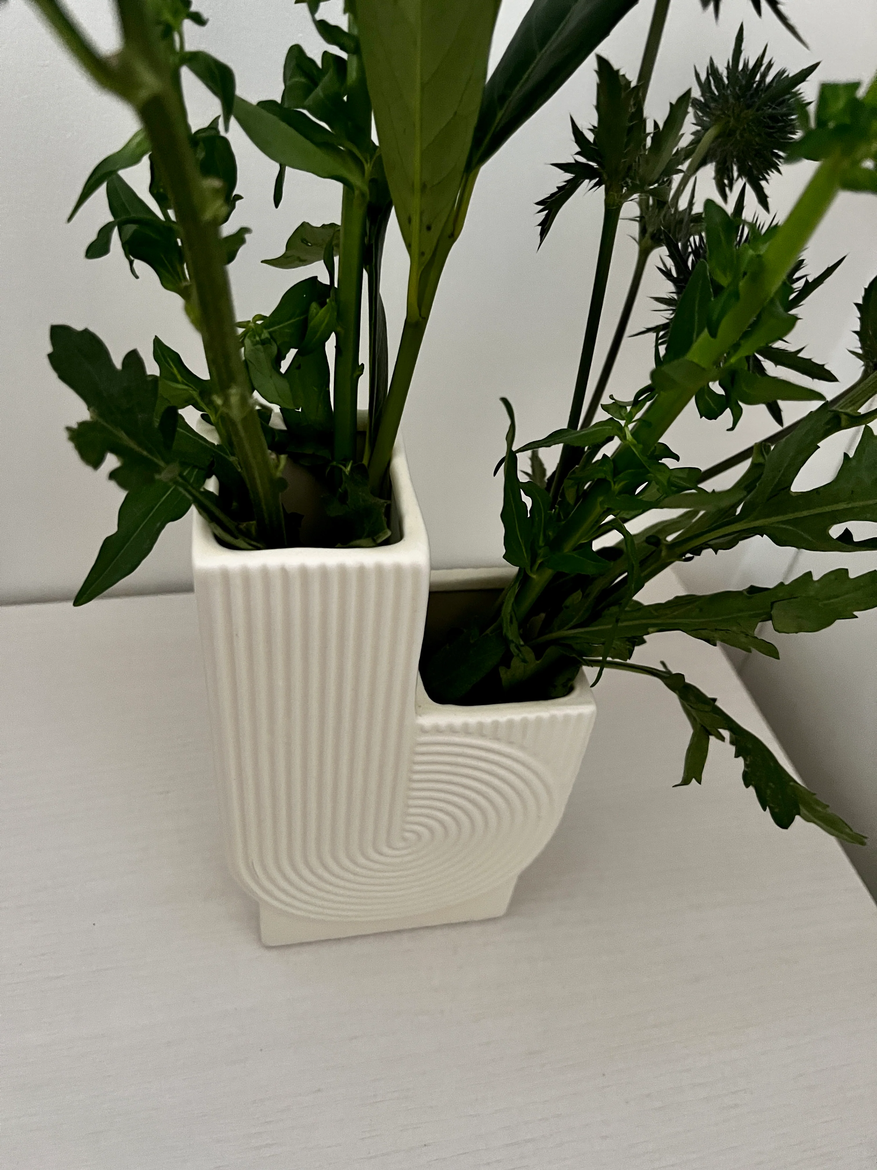 Designer Ribbed Vase - Image 3