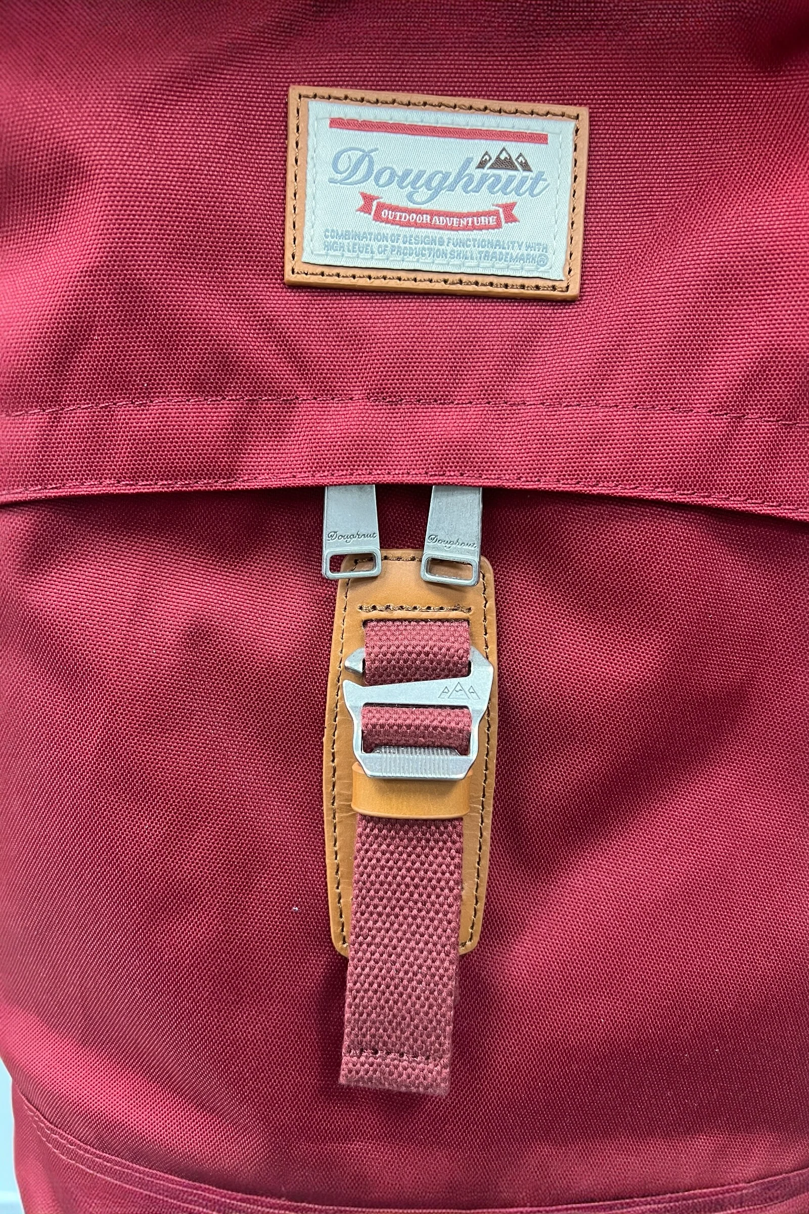 Hugo Brick Red Doughnut Back Pack - Image 4
