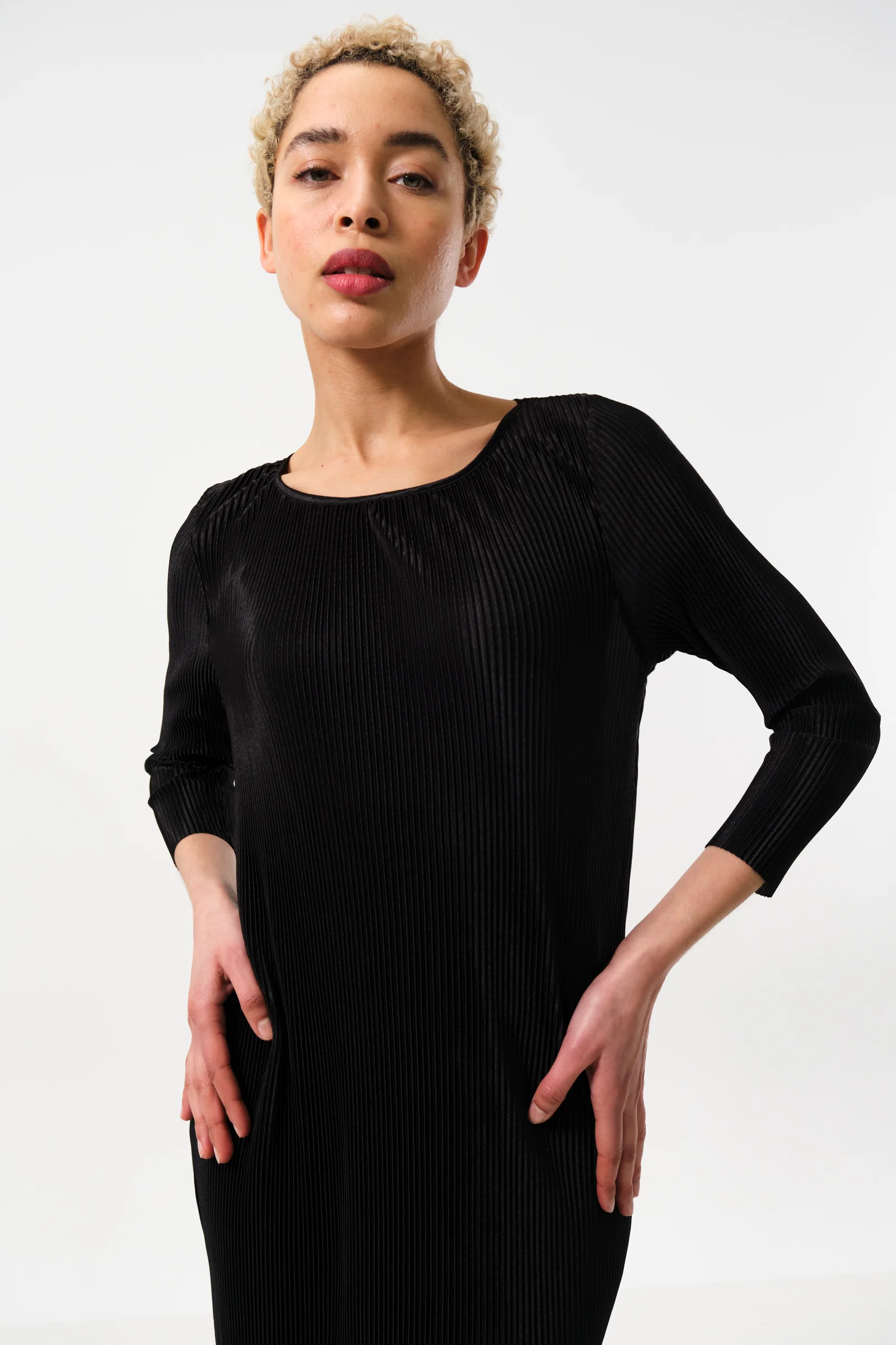 Joeva Pleated Midi Dress - Black - Image 3