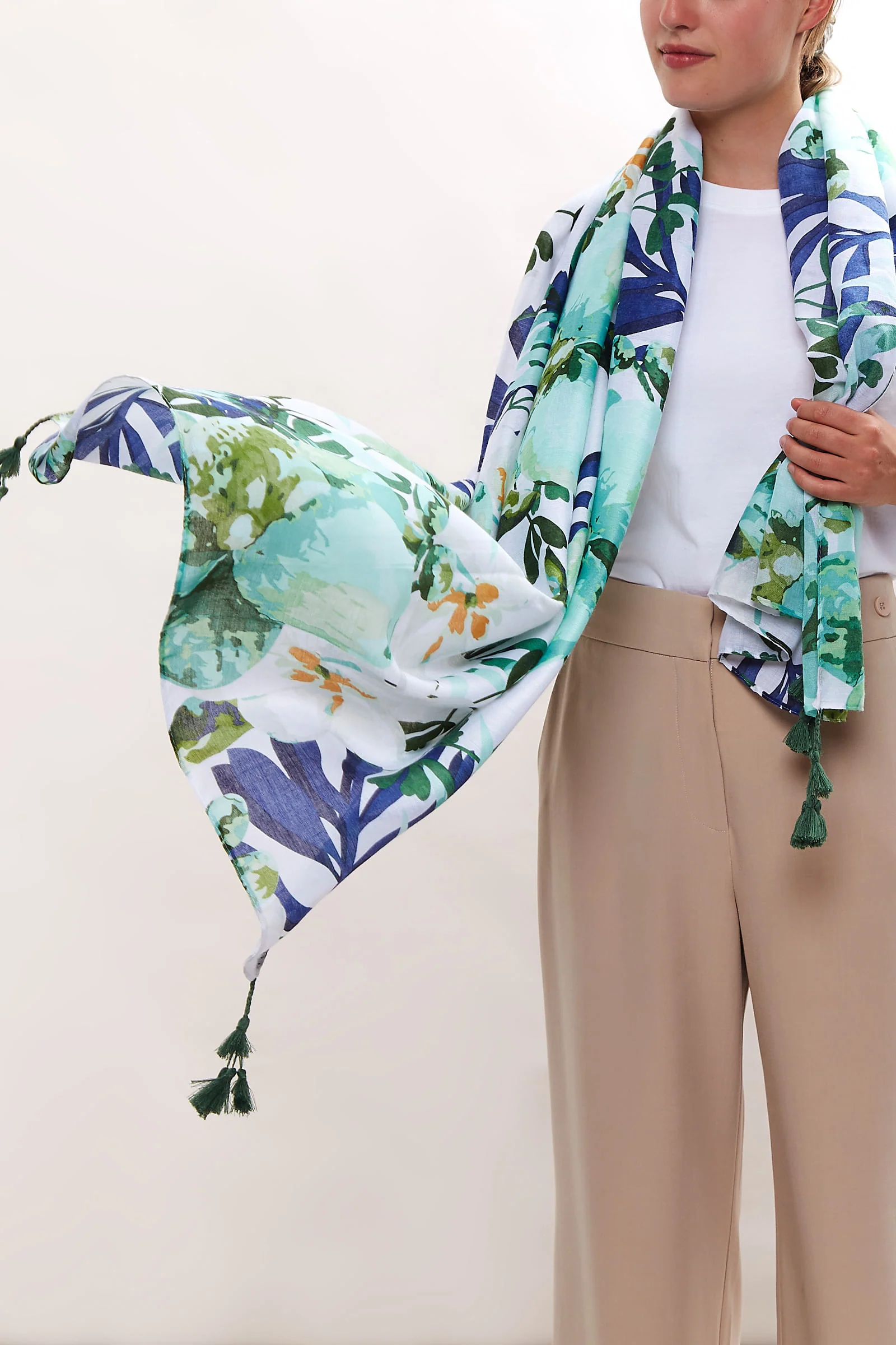 Louche Peony Printed Scarf - Image 3