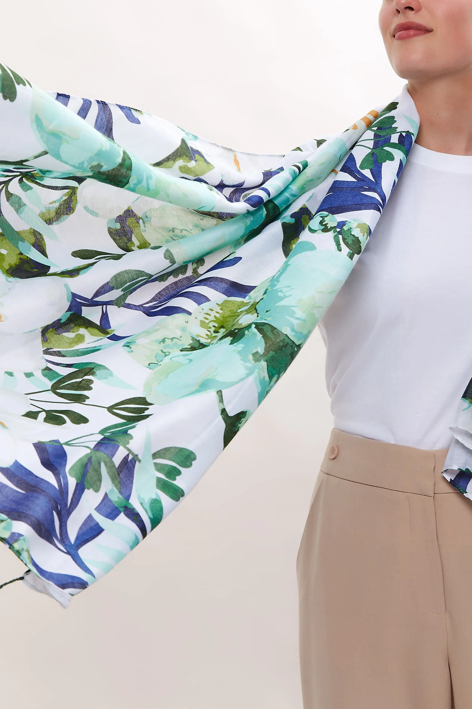 Louche Peony Printed Scarf - Image 4