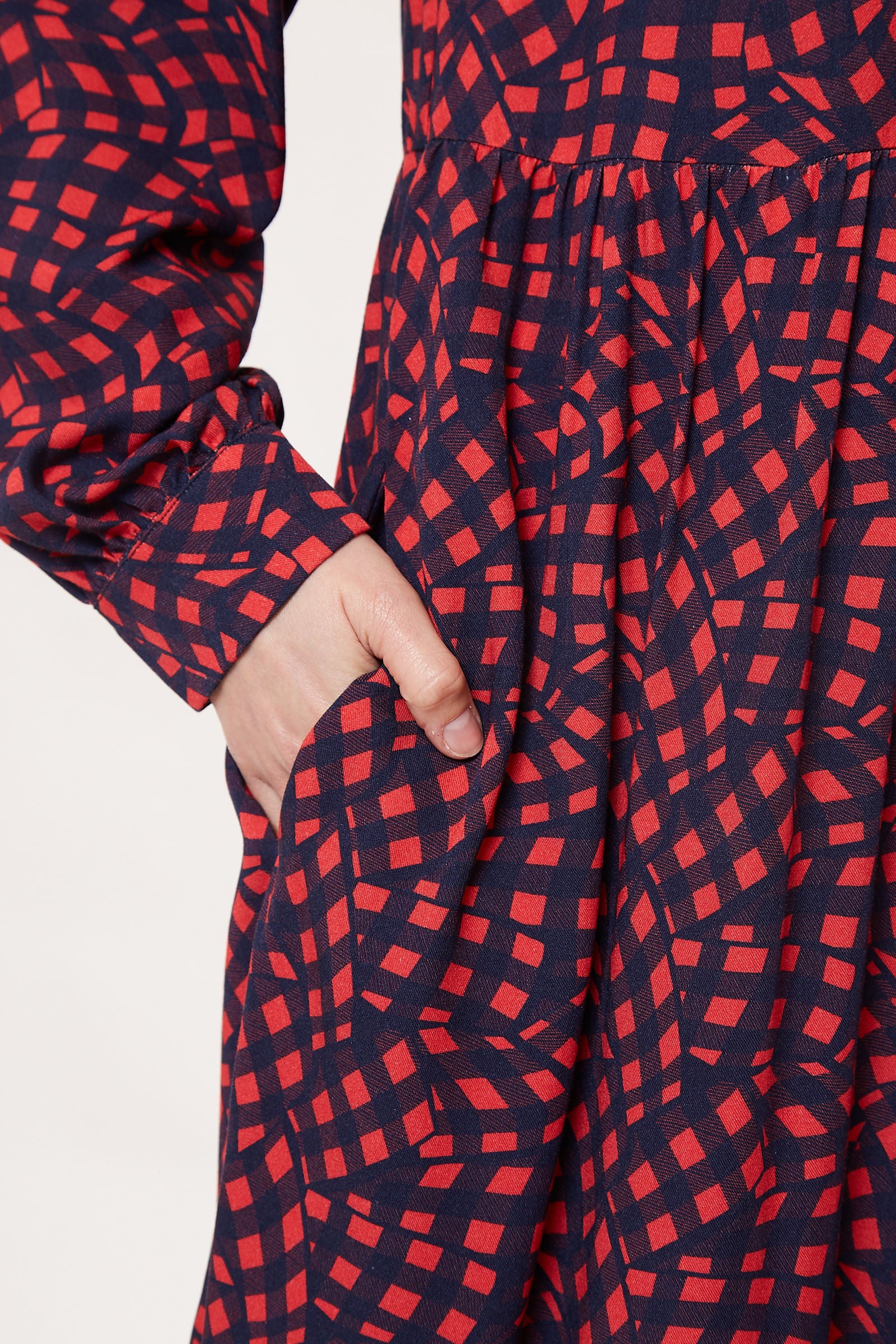 Rheane Gingham Twist Print Long Sleeve V Neck Midi Dress - Image 4
