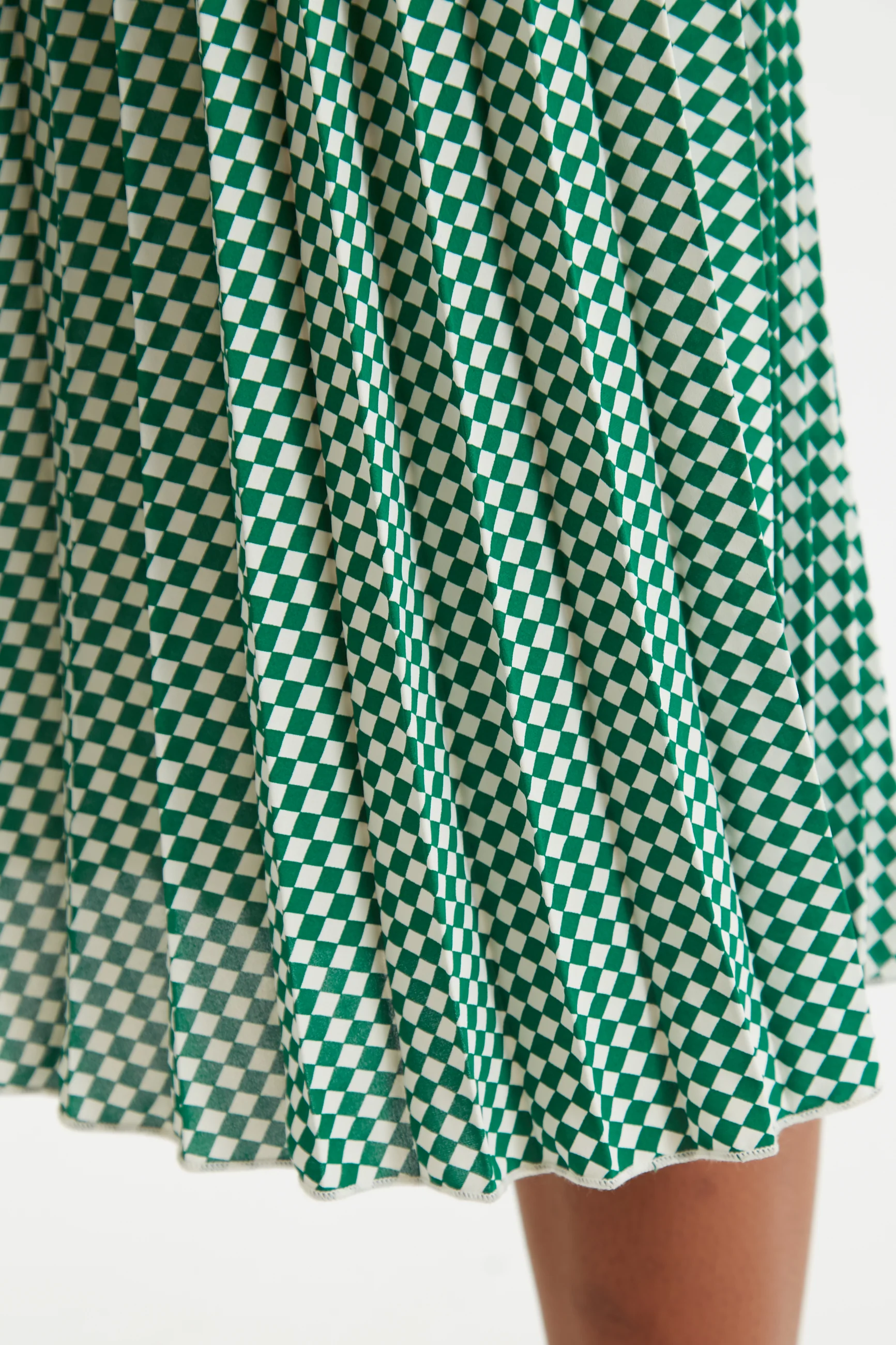 Sabina Green Diamonds Forever Print Pleated Midi Skirt - Image 5