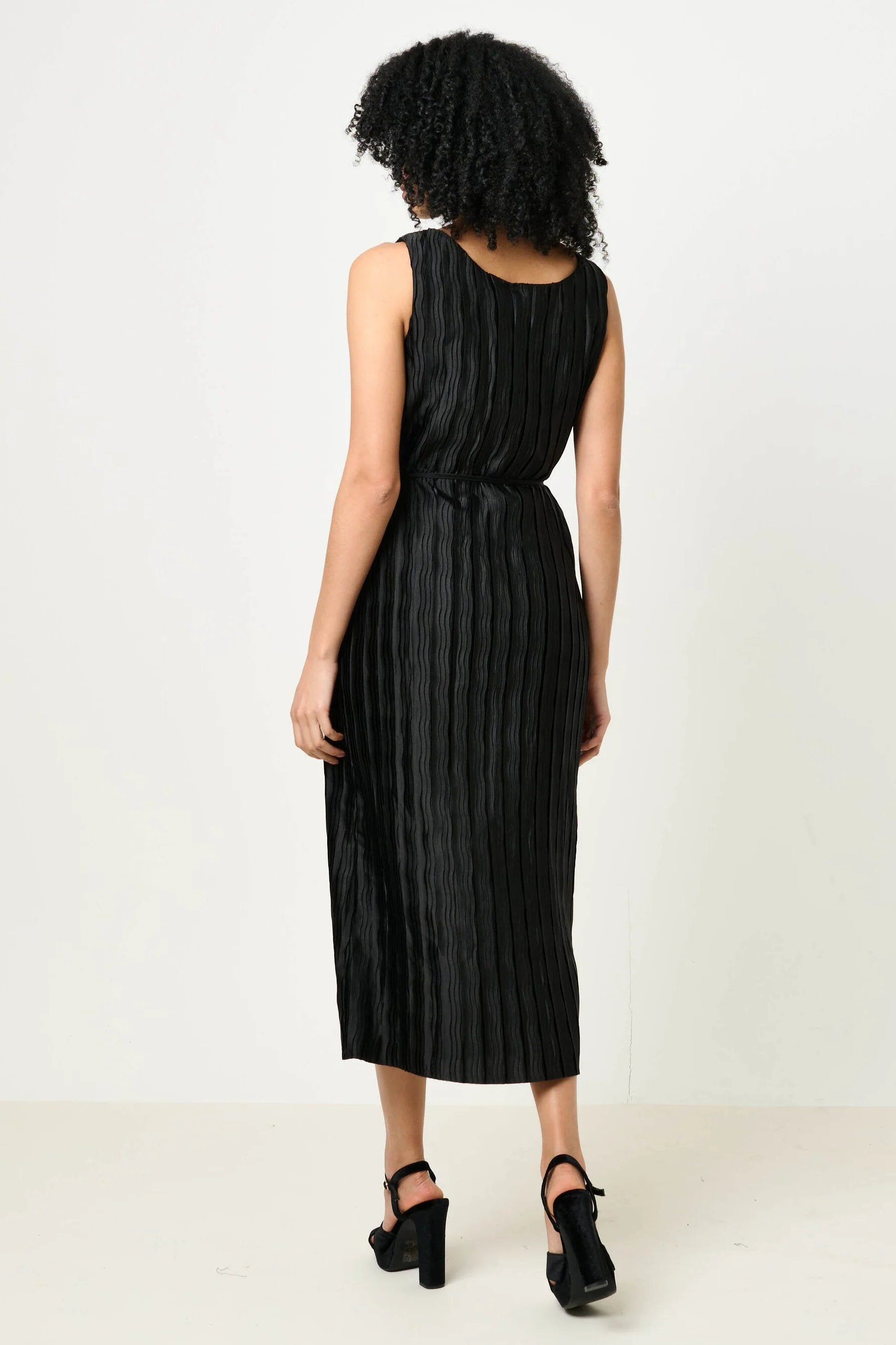 Lumina Pleat Surprise Sleeveless Midi Dress - Black - Image 2