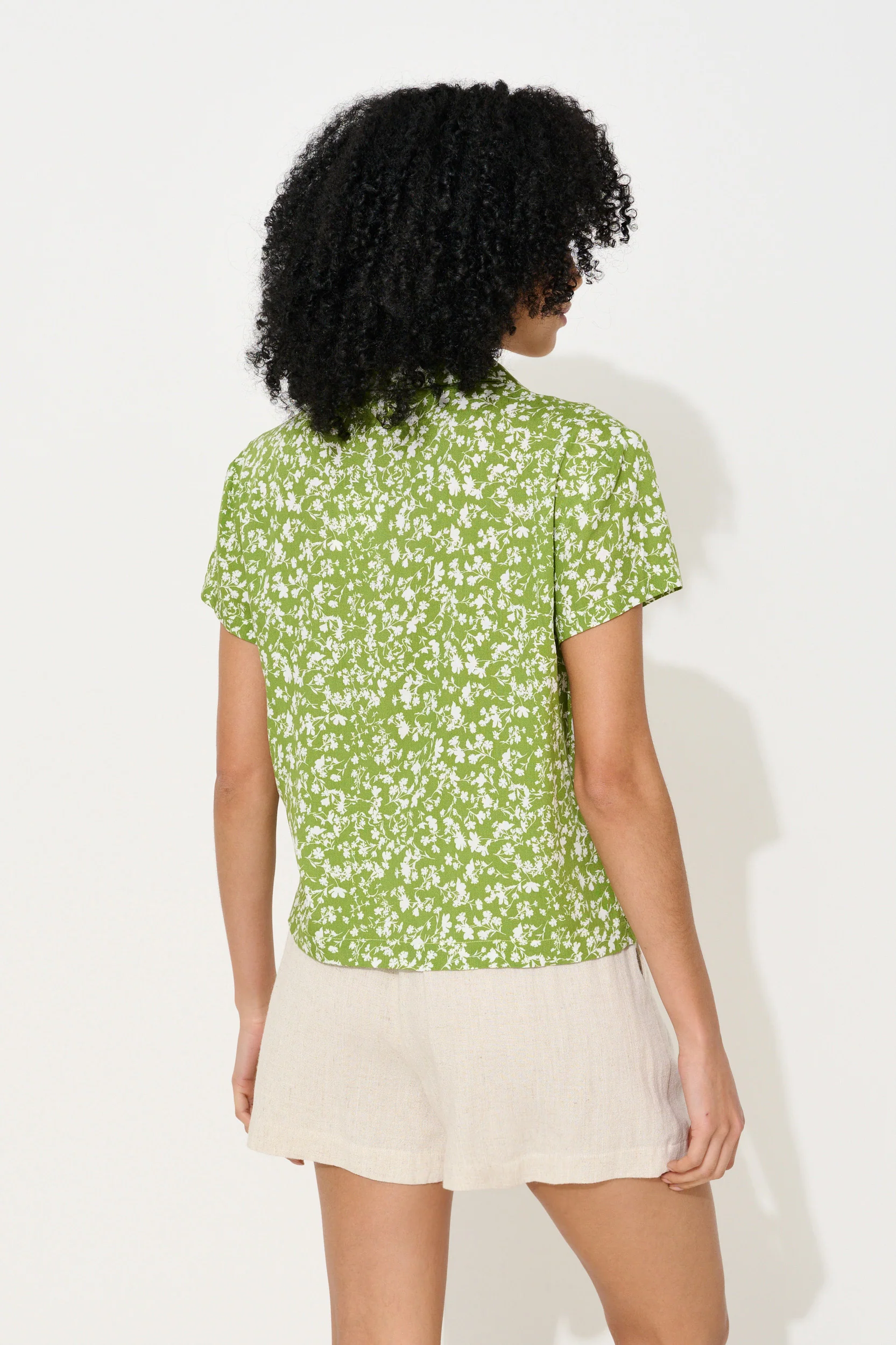 Marika Negative Floral Print Short Sleeve Shirt Green - Image 2