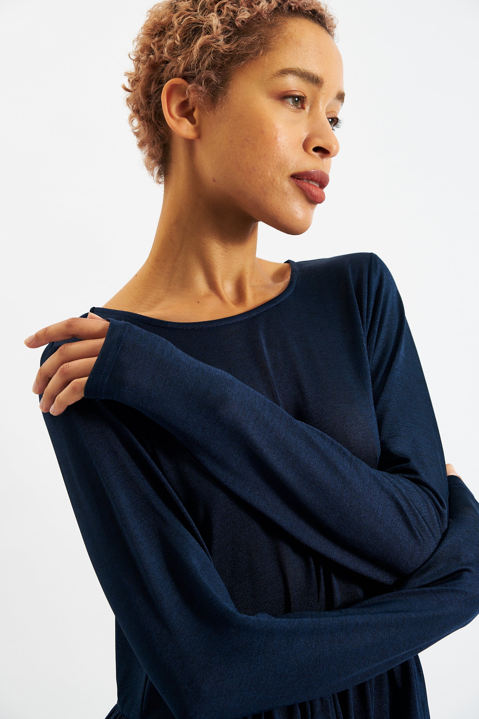 Marylene Marl Throw On Mini Dress in Navy - Image 4