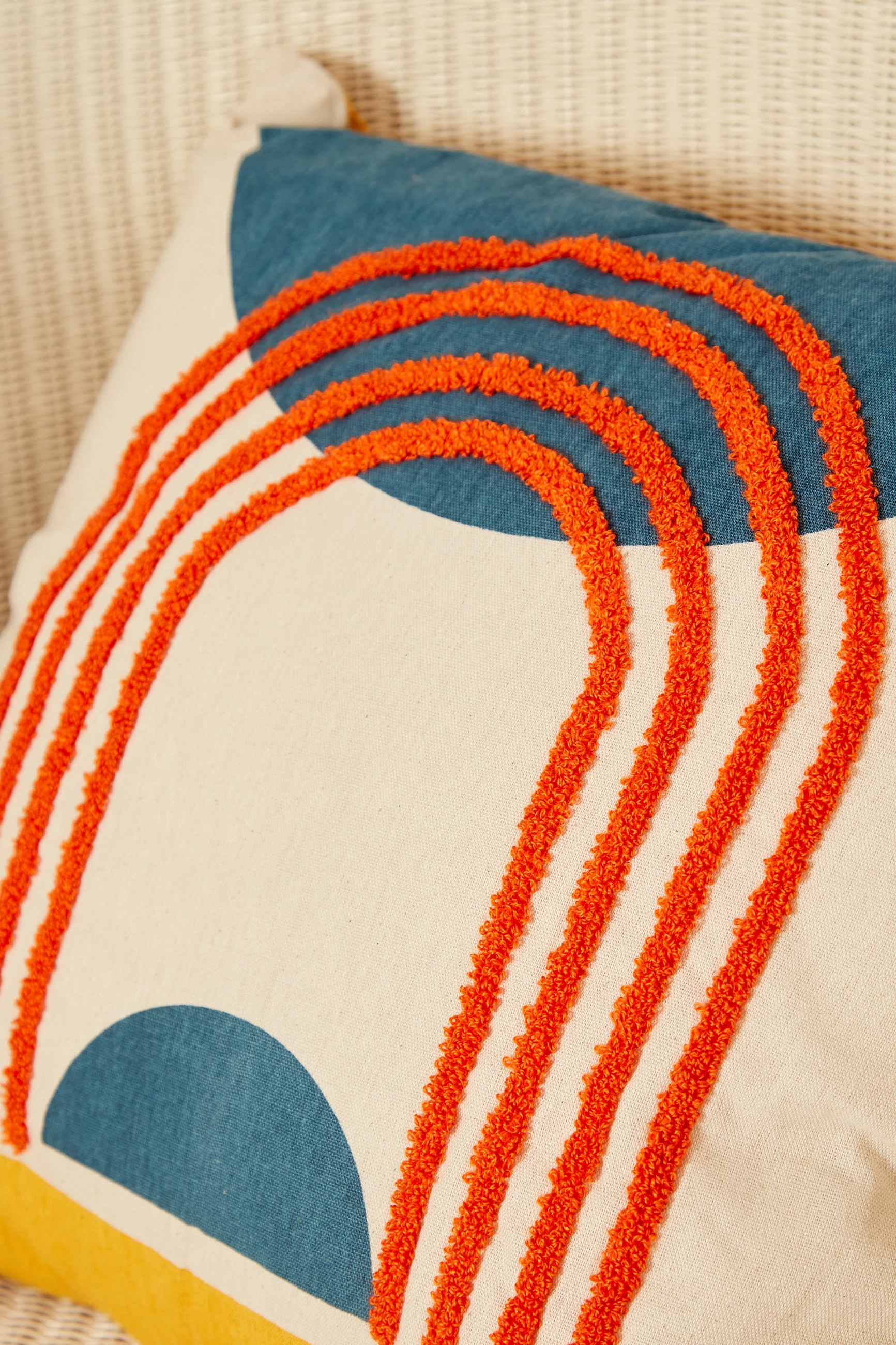 Pop Art Tufted Cushion - Image 3