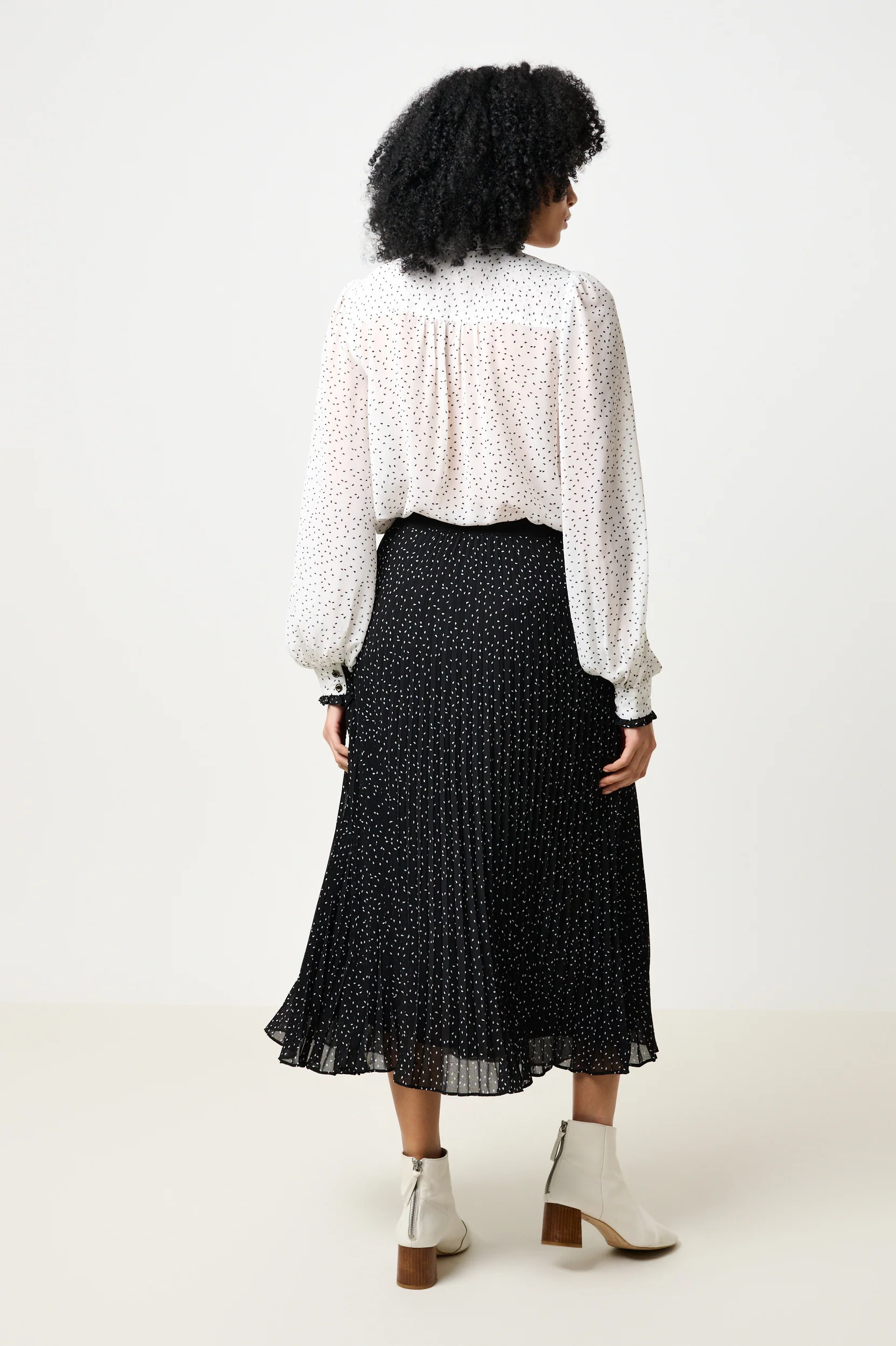 Riley Raindrop Pleated Midi Skirt - Black - Image 2