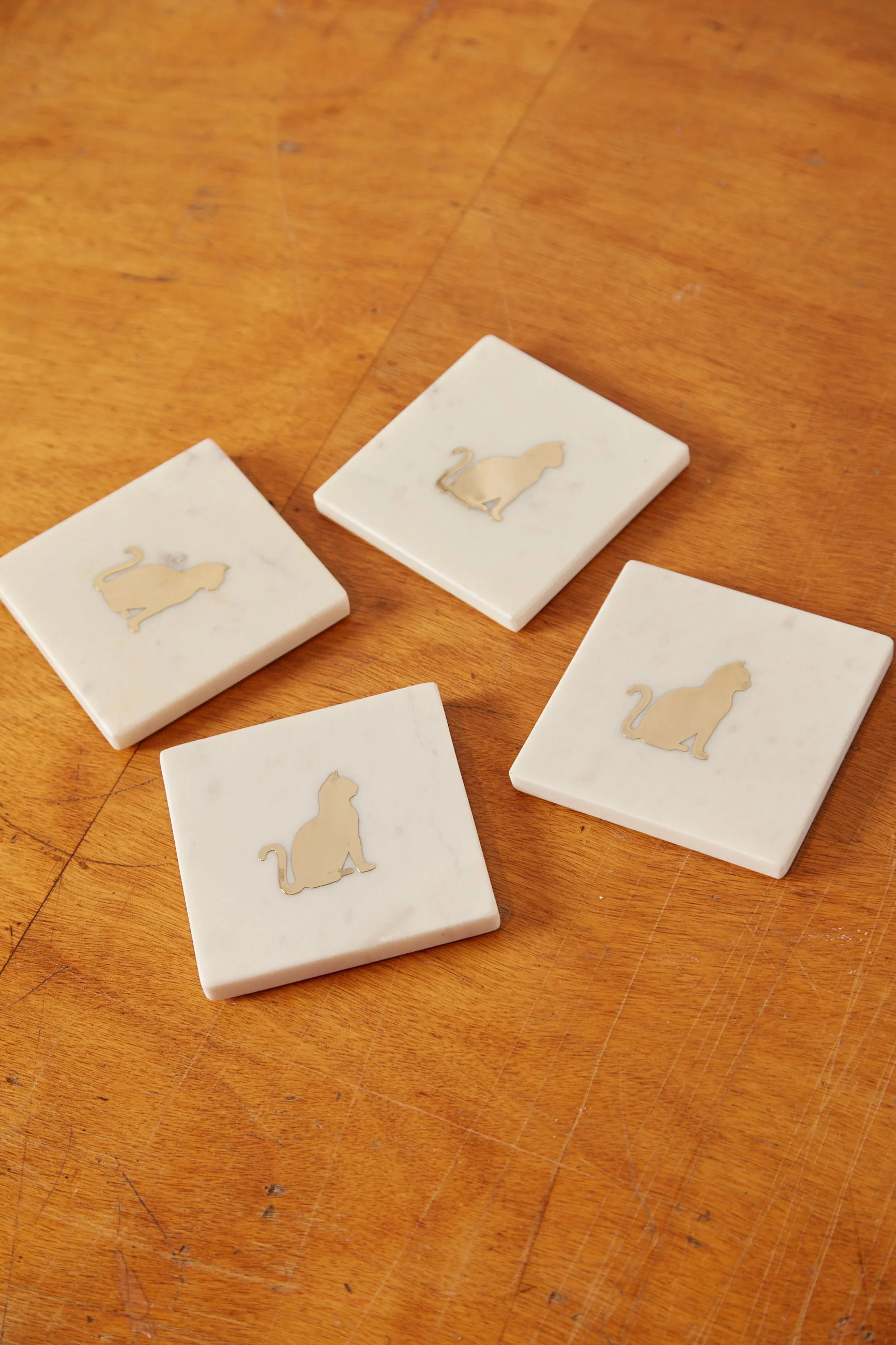 Set Of 4 Marble Coasters With Metallic Cat Design Ecru - Image 2
