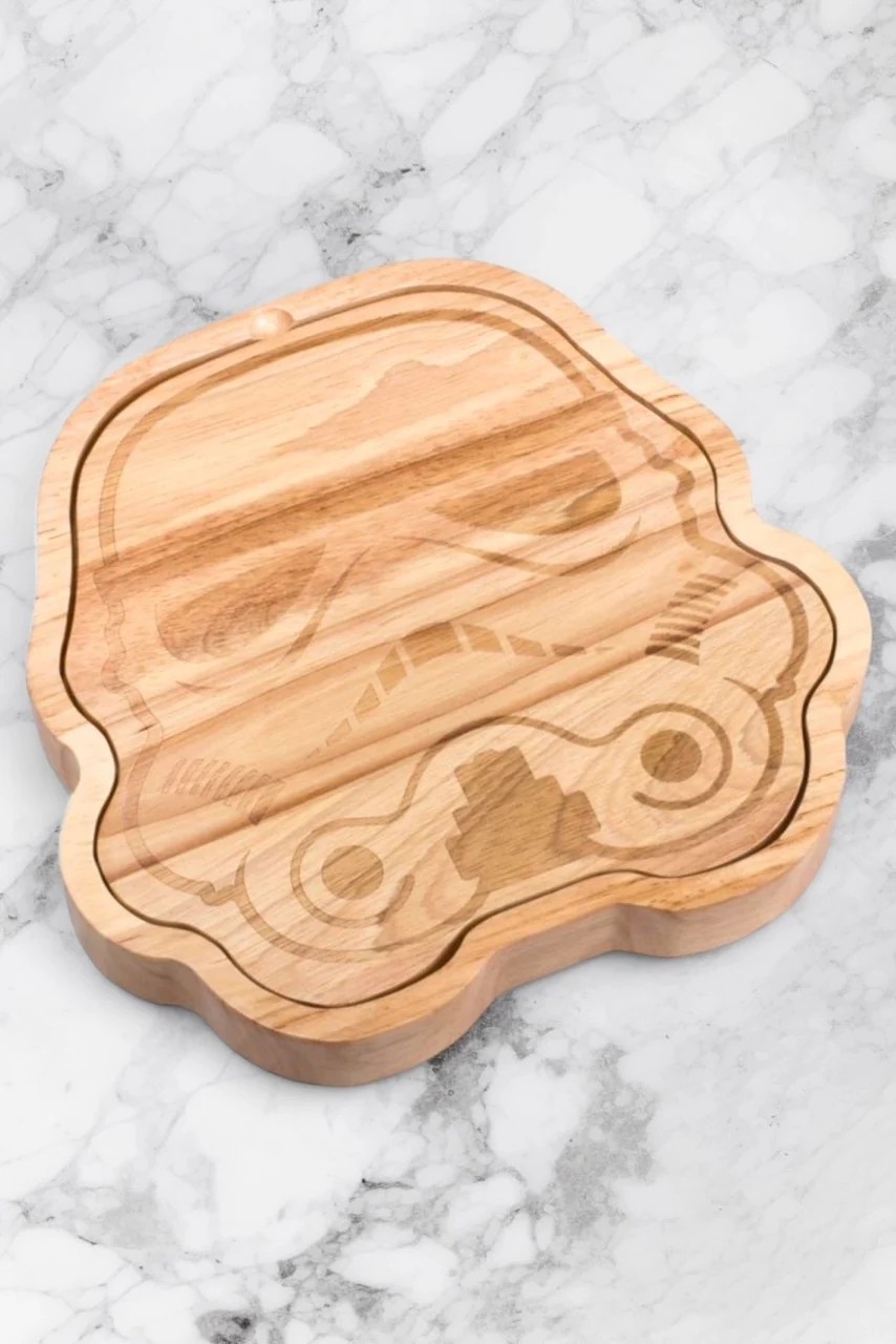 Storm Trooper Cheeseboard and Knives - Image 2