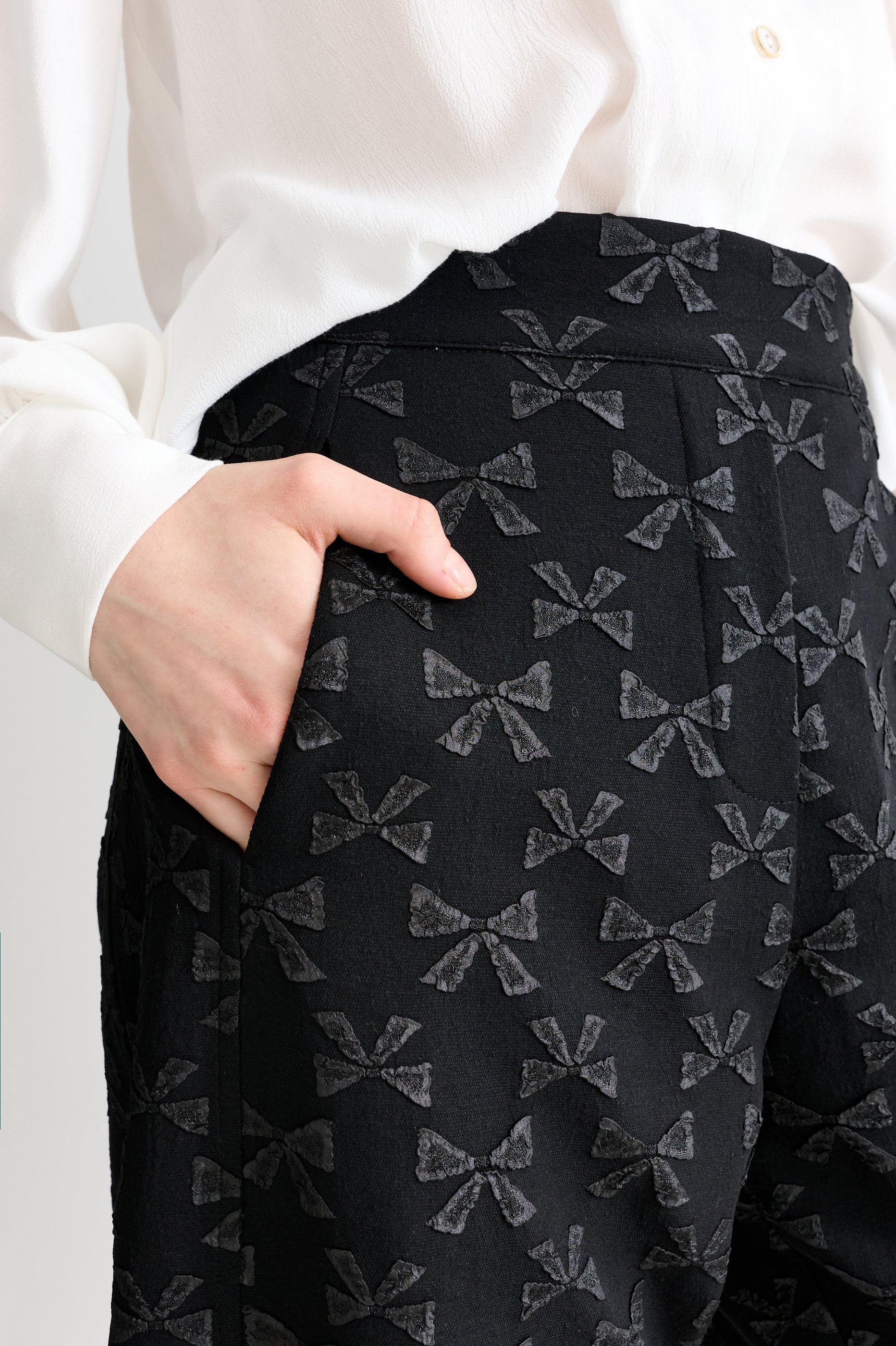 Sutton Bow Jacquard Barrel Trousers - Black - Image 3