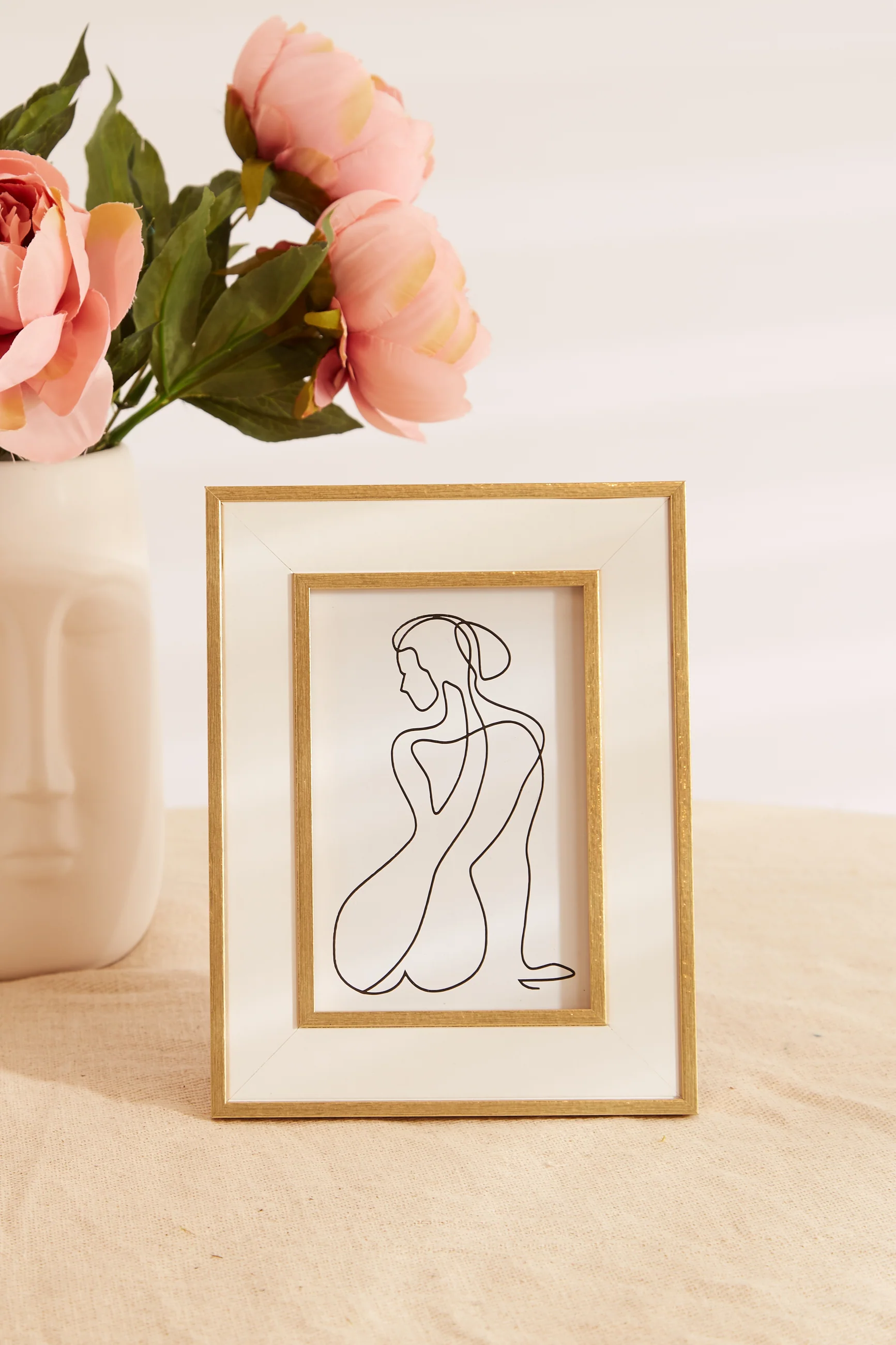 White & Gold Border Picture Frame