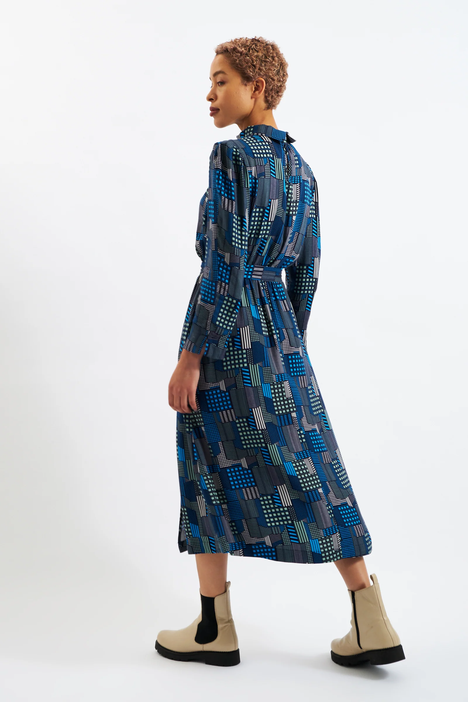 Ygritte Geo City Print Long Sleeve Midi Dress - Image 3